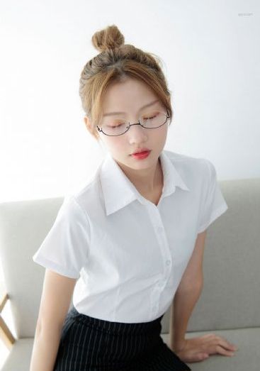 嗯～轻点啊老板秘书h_高清字幕版在线播放