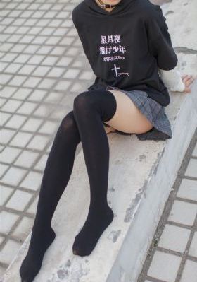黑白森林剧情_BD英语HD高清在线观看